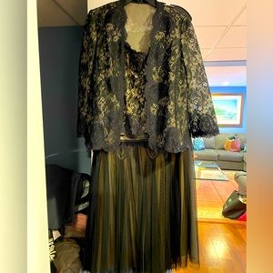 Special $35 3-Piece Black & Gold Evening Ensemble $35